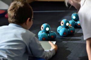 Why your kids Love (and Need) STEM Camps